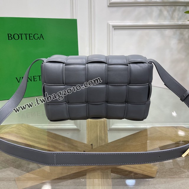 Bottega veneta高端女包 1970 寶緹嘉經典編織小牛皮肩背包 BV新款Cassette枕頭包  gxz1262